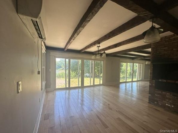 888 Pondview Road, Riverhead NY 11901