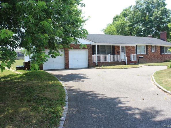 924 Fulton Street, Farmingdale NY 11735