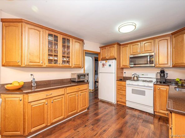 58-24 Clearview Expressway, Oakland Gardens NY 11364