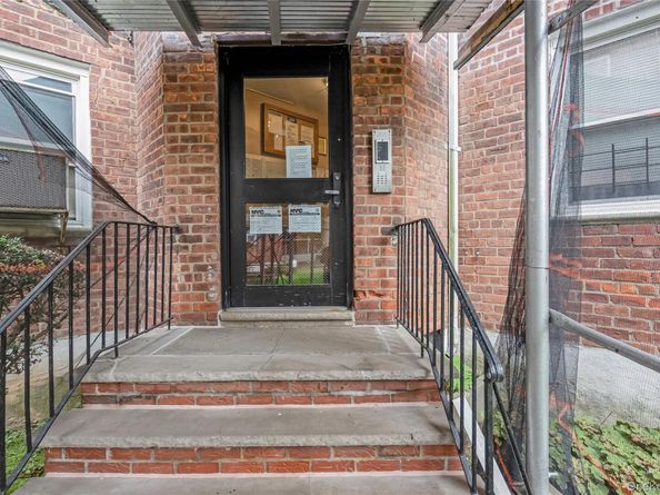 138-32 68th Drive 1B, Flushing NY 11367