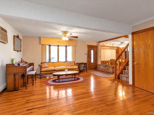100 Grant Street, Massapequa Park NY 11762