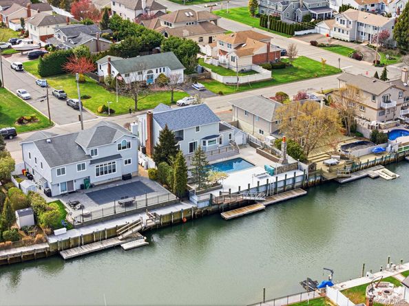 204 Bayview Avenue, Massapequa NY 11758