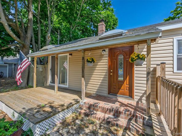 3 Laurel Road W, Mastic Beach NY 11951