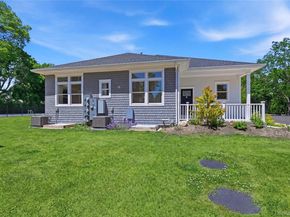19 Montauk Highway 7, Westhampton NY 11977
