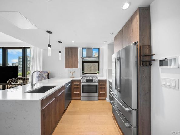 4620 11th Street 5D, Long Island City NY 11101