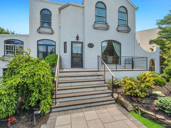 357 Wynsum Avenue, Merrick NY 11566