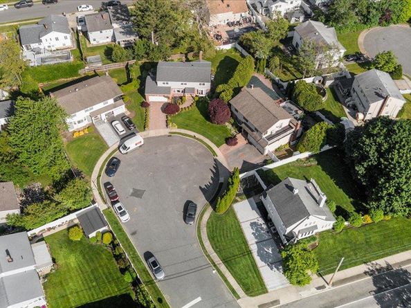 9 Bernadette Court, Hicksville NY 11801