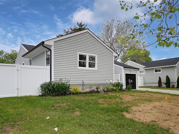 224 Hungry Harbor Road, Valley Stream NY 11581