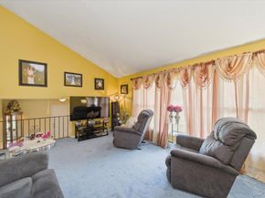 5 Spruceton Street, Selden NY 11784