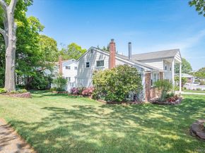 5 Spruceton Street, Selden NY 11784