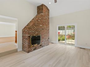 15 Locust Road, Plainview NY 11804