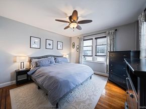 24 Huntington Ave, Lynbrook NY 11563