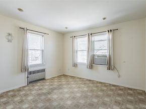 24 Huntington Ave, Lynbrook NY 11563