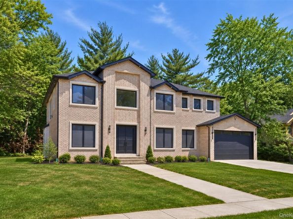 97 Parkway Drive, Roslyn Heights NY 11577