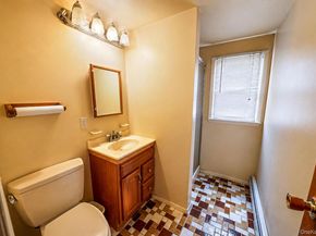 66 Henry Avenue, Babylon NY 11702