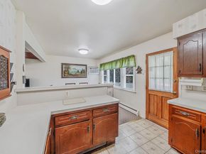 66 Henry Avenue, Babylon NY 11702