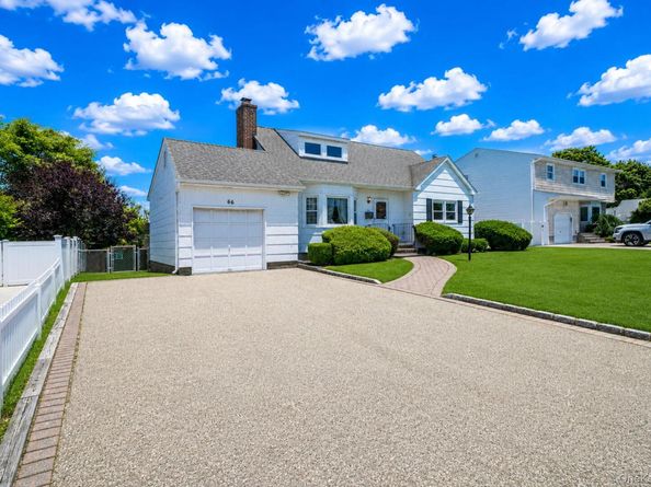 66 Henry Avenue, Babylon NY 11702