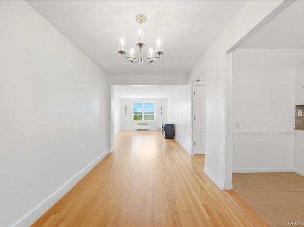 2080 Barnes Avenue Barnes Avenue 3B, Bronx NY 10462