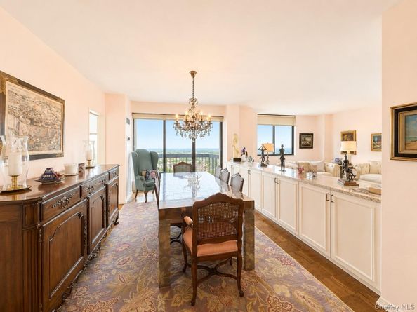 27010 Grand Central Parkway 21D, Floral Park NY 11005