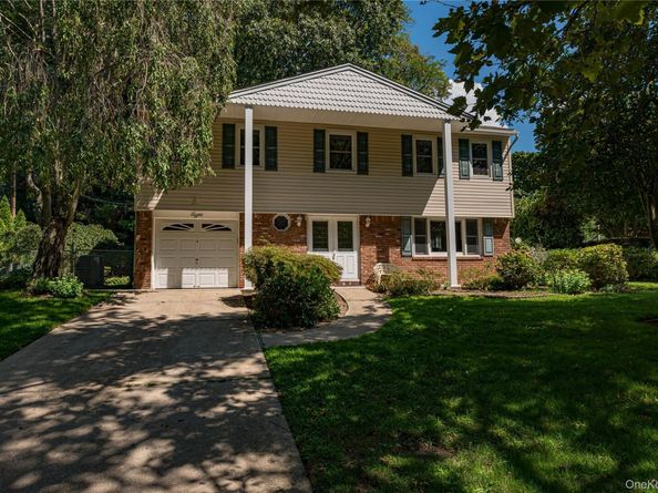 8 Salisbury Drive N, East Northport NY 11731