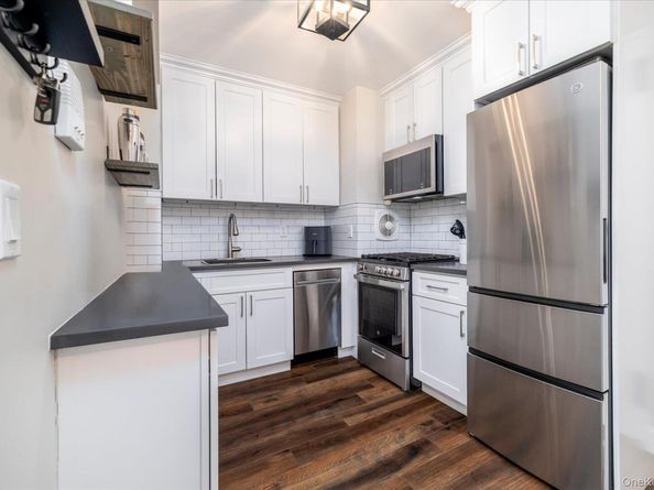 370 W Broadway 3M, Long Beach NY 11561