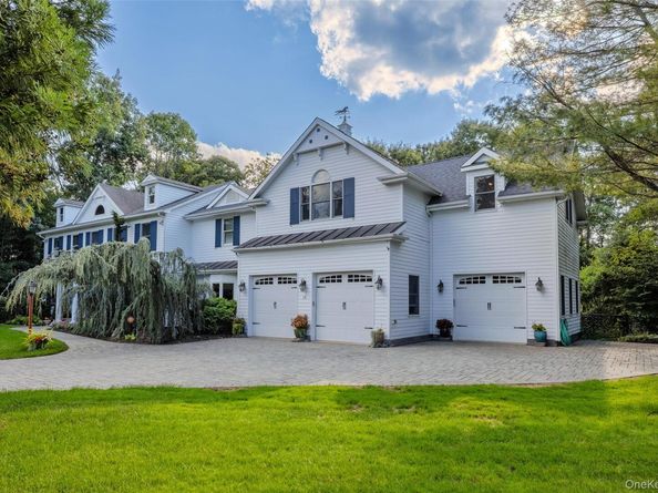 10 Redbridge Court, East Setauket NY 11733