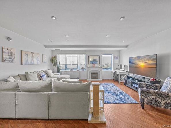136 Beach 117th Street 2H, Rockaway Park NY 11694