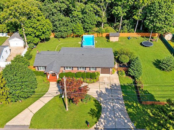 41 Linden Lane, Shirley NY 11967