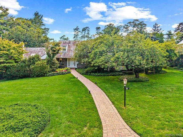10 Vista Drive, Great Neck NY 11021