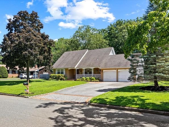 9 Charlemagne Drive, Nesconset NY 11767