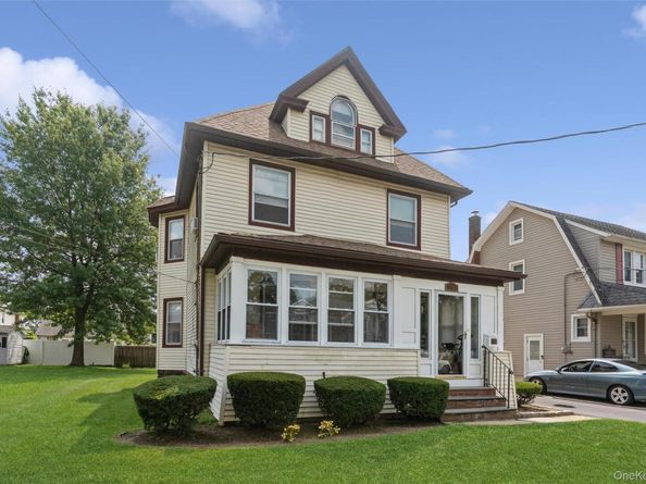 10 Driscoll Avenue, Rockville Centre NY 11570