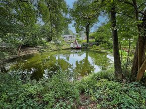 1661 Old Country 423, Riverhead NY 11901