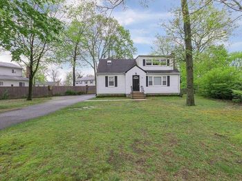 90 Blydenburg Avenue