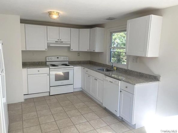 90 Blydenburg Avenue, Smithtown NY 11787