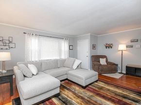 90 Blydenburg Avenue, Smithtown NY 11787
