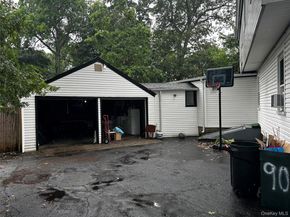 90 Blydenburg Avenue, Smithtown NY 11787
