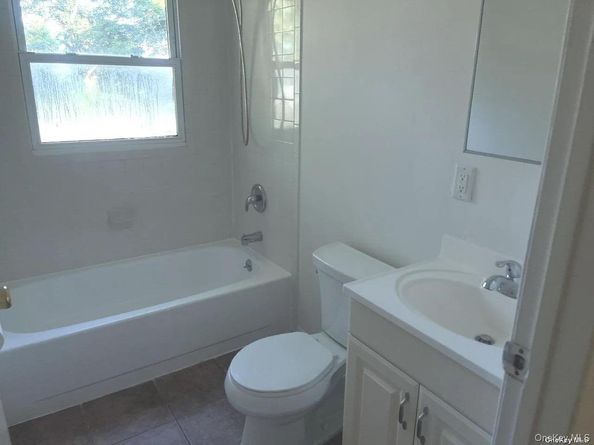 90 Blydenburg Avenue, Smithtown NY 11787