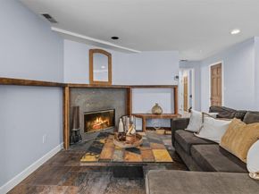 10 Courtyard Circle, Centerport NY 11721