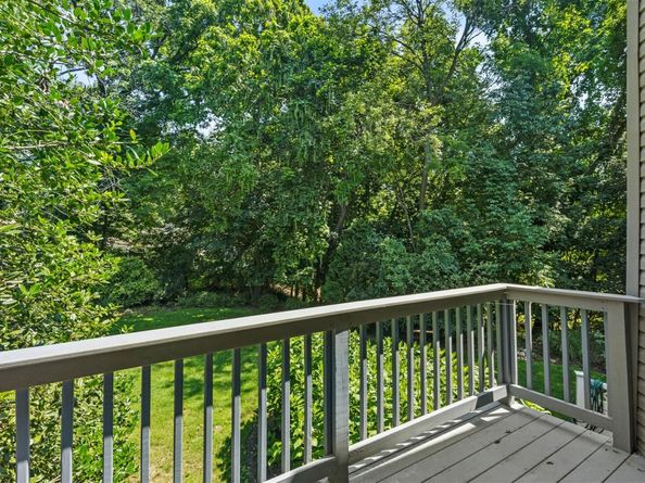 10 Courtyard Circle, Centerport NY 11721