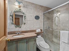 10 Courtyard Circle, Centerport NY 11721