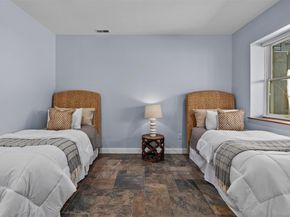 10 Courtyard Circle, Centerport NY 11721