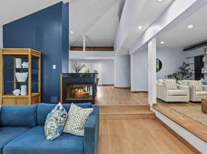 10 Courtyard Circle, Centerport NY 11721