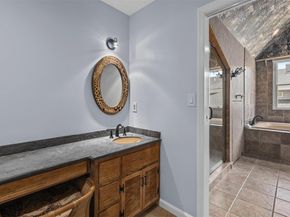 10 Courtyard Circle, Centerport NY 11721