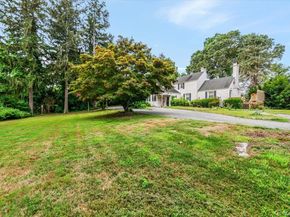 221 Huntington Bay Road, Huntington NY 11743