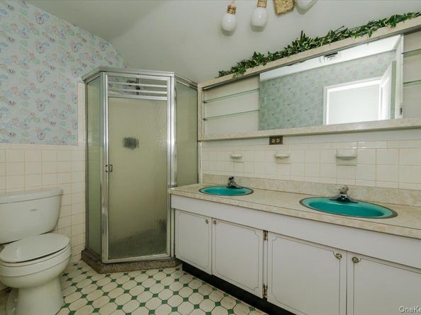 221 Huntington Bay Road, Halesite NY 11743