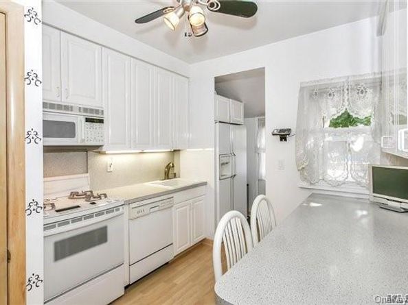 2 Twain Street, North Baldwin NY 11510