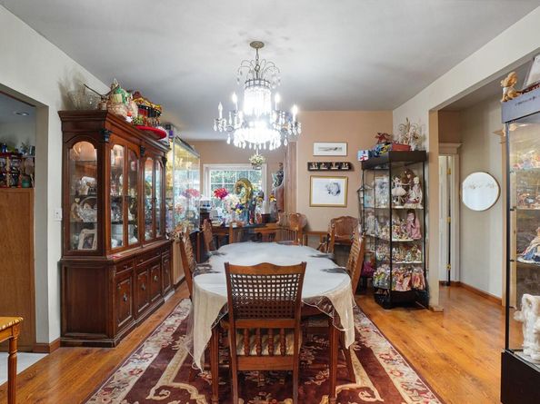 6 Windsor Place, Lynbrook NY 11563