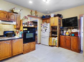 6 Windsor Place, Lynbrook NY 11563