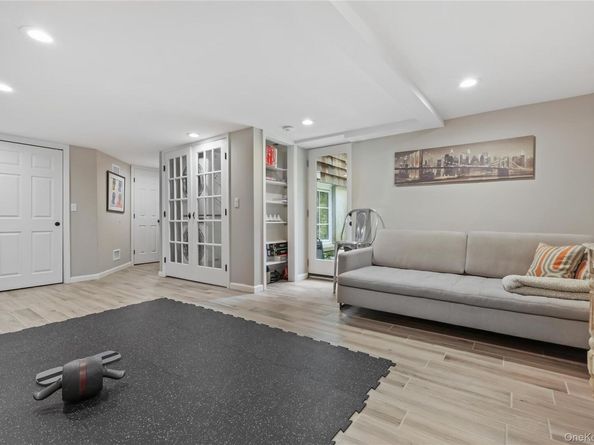 27 Deepwood Hill, Chappaqua NY 10514