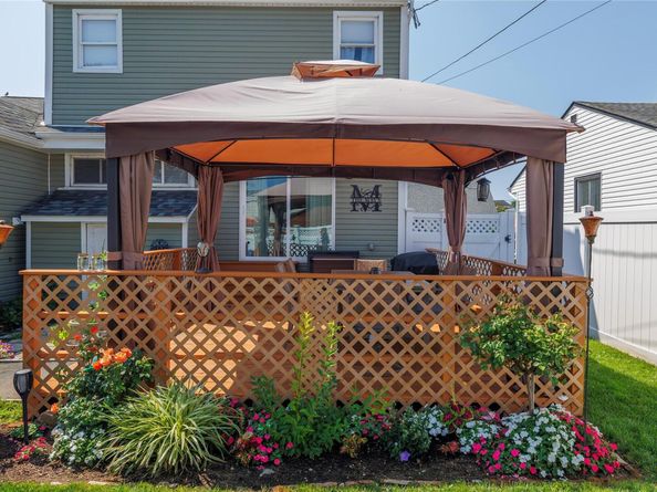 44 Tyler Street, Freeport NY 11520